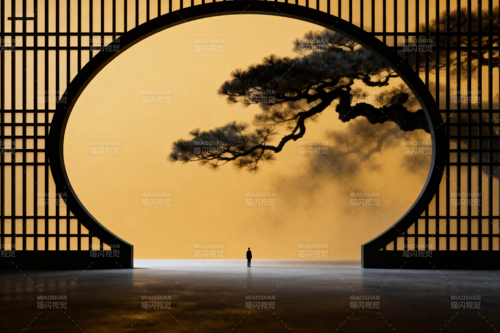 圆形门洞与松树剪影图片