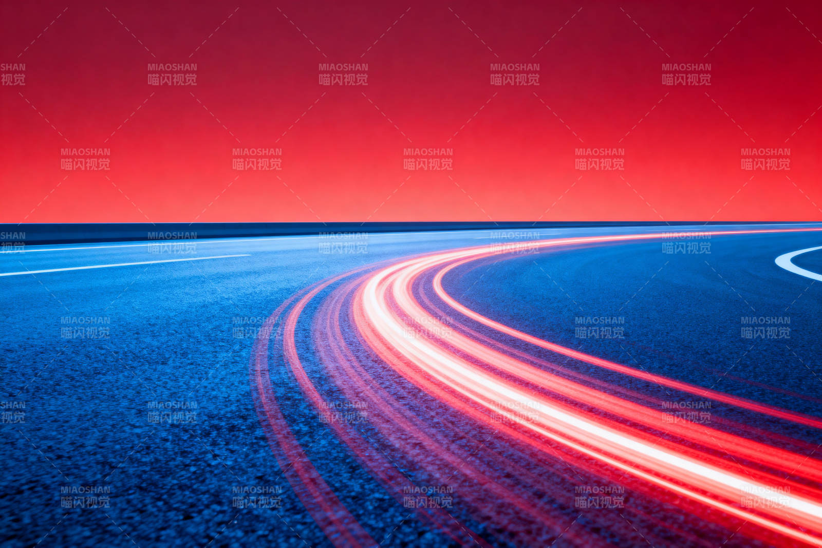 公路车灯轨迹抽象背景图片