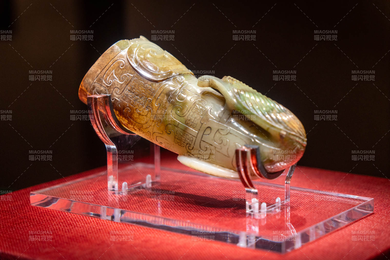 广州南越王博物馆西汉角形玉杯玉雕龙形杯图片