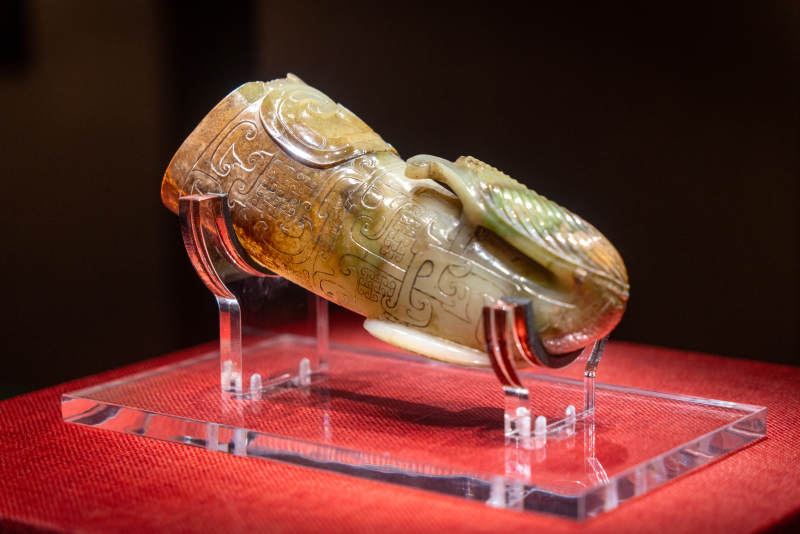 广州南越王博物馆西汉角形玉杯玉雕龙形杯图片