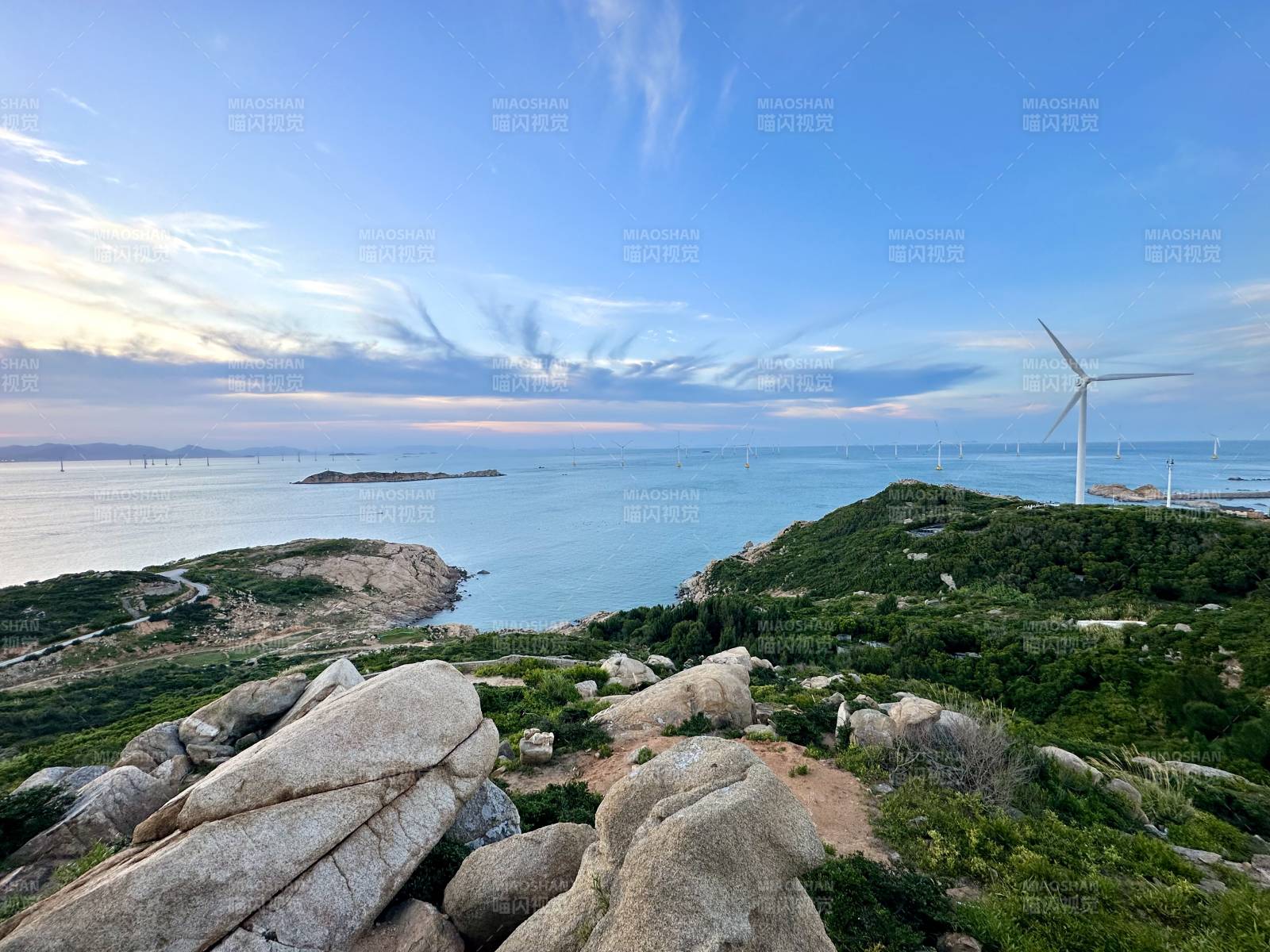 海岸风车风光图片