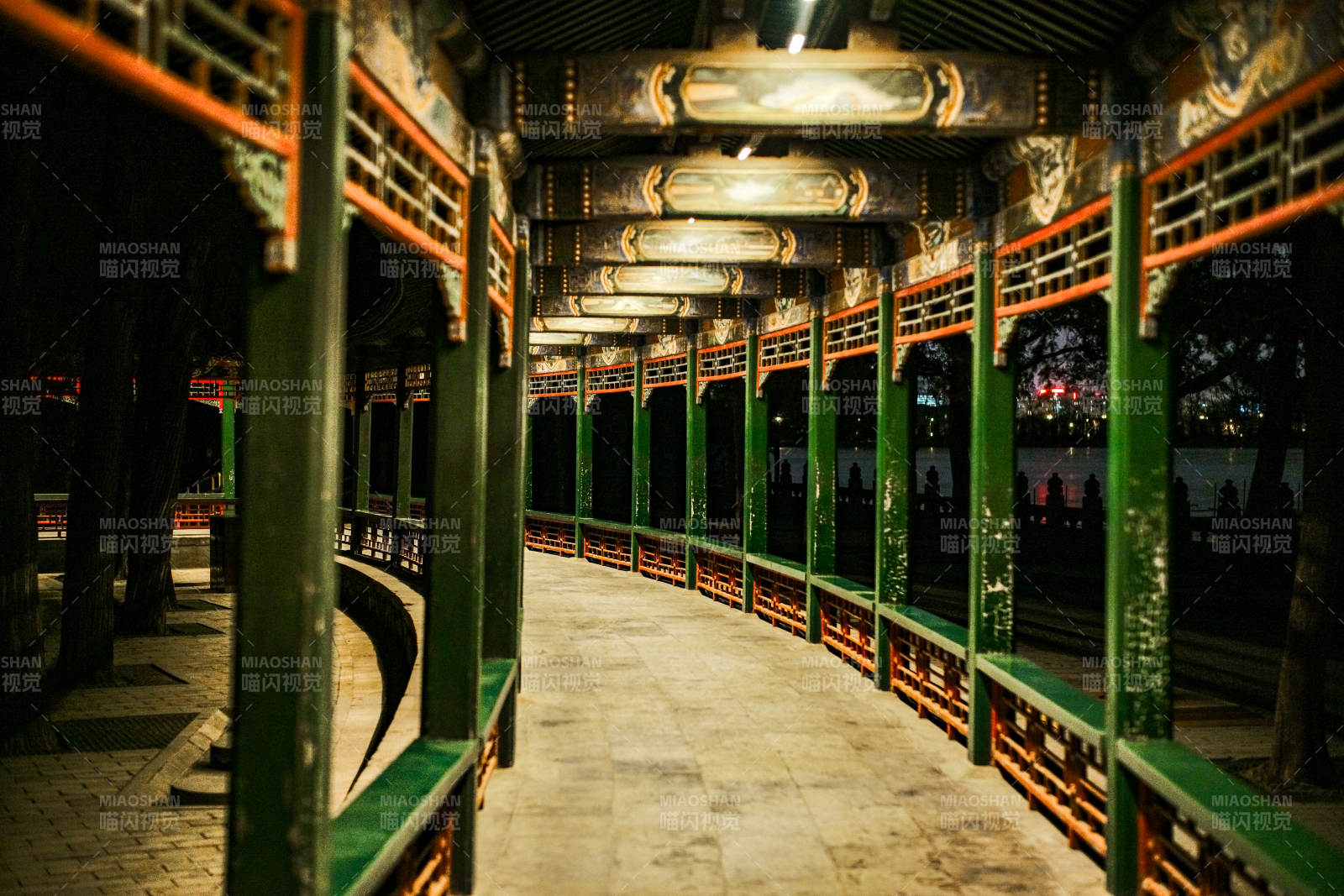 颐和园长廊夜景图片