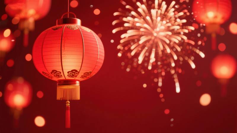 红灯笼与烟花的节日氛围图片