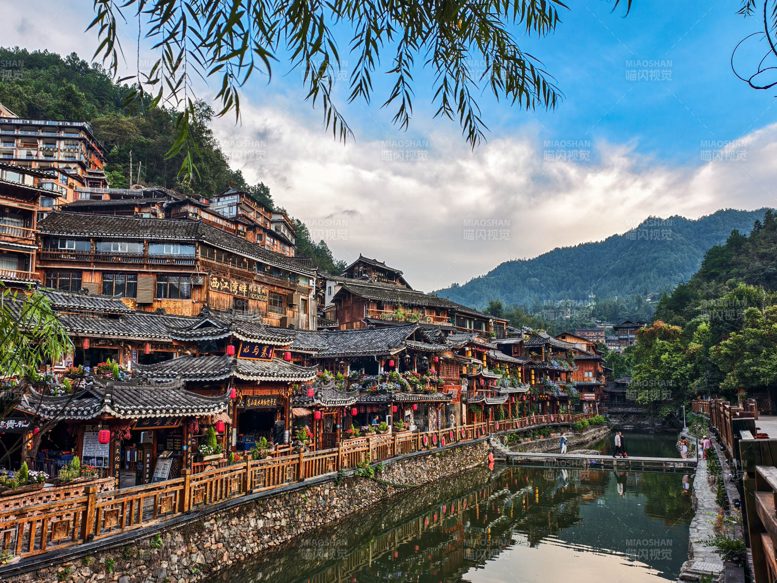 山水古镇风光（西江千户苗寨）图片