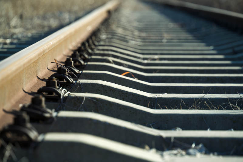 铁轨延伸远方～左家泊废弃铁轨图片