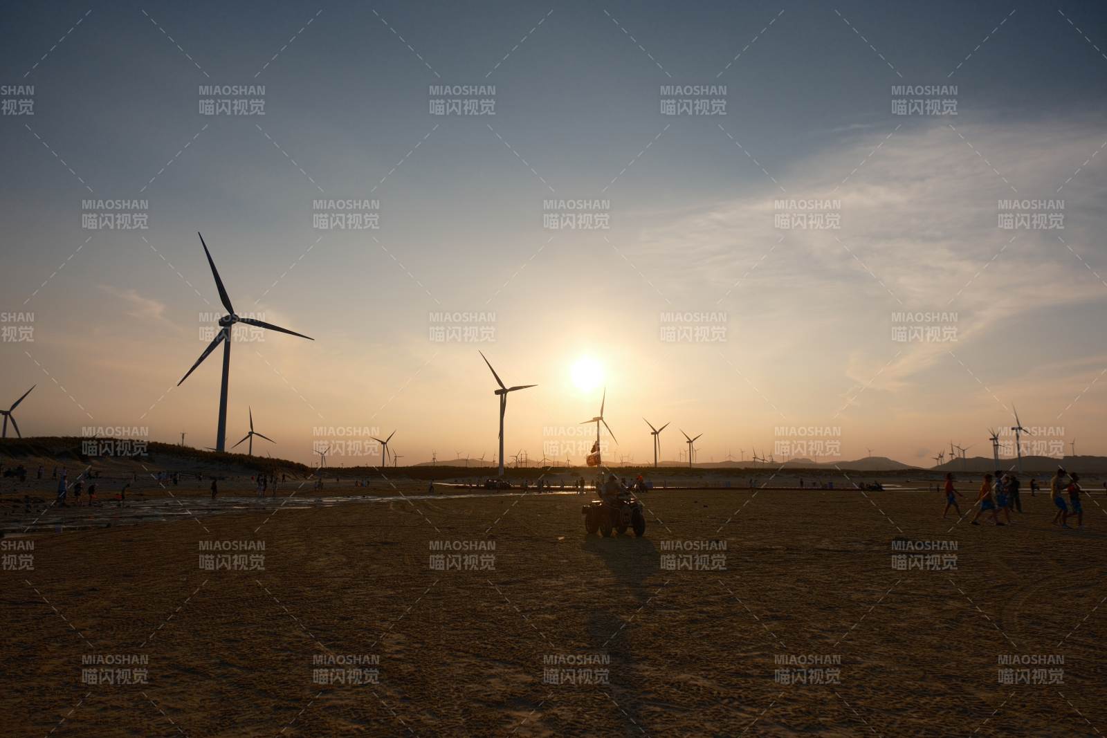 平潭风力发电机图片