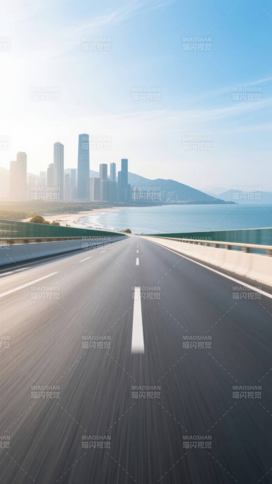 沿海高速公路城市天际线图片