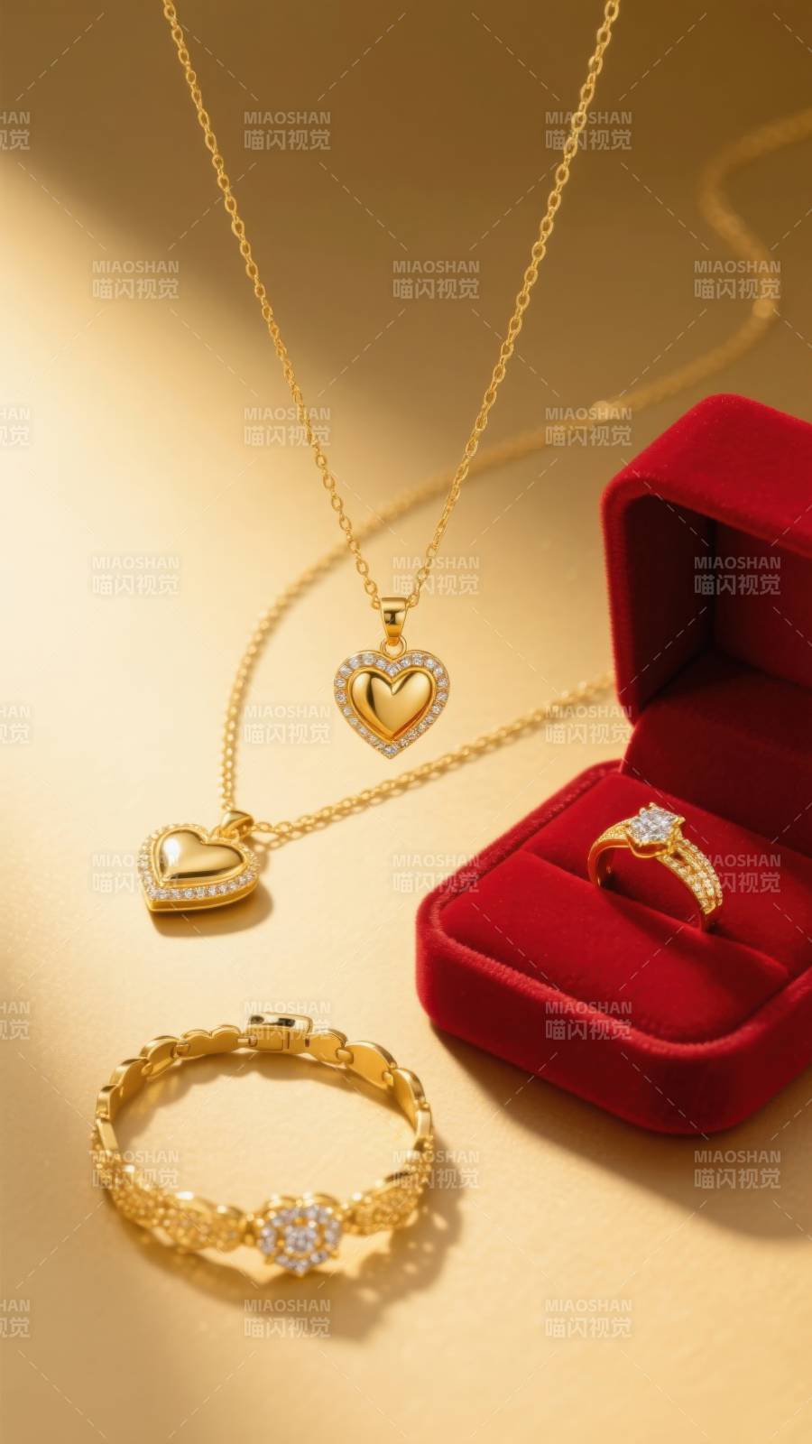 金色珠宝首饰套装展示图片