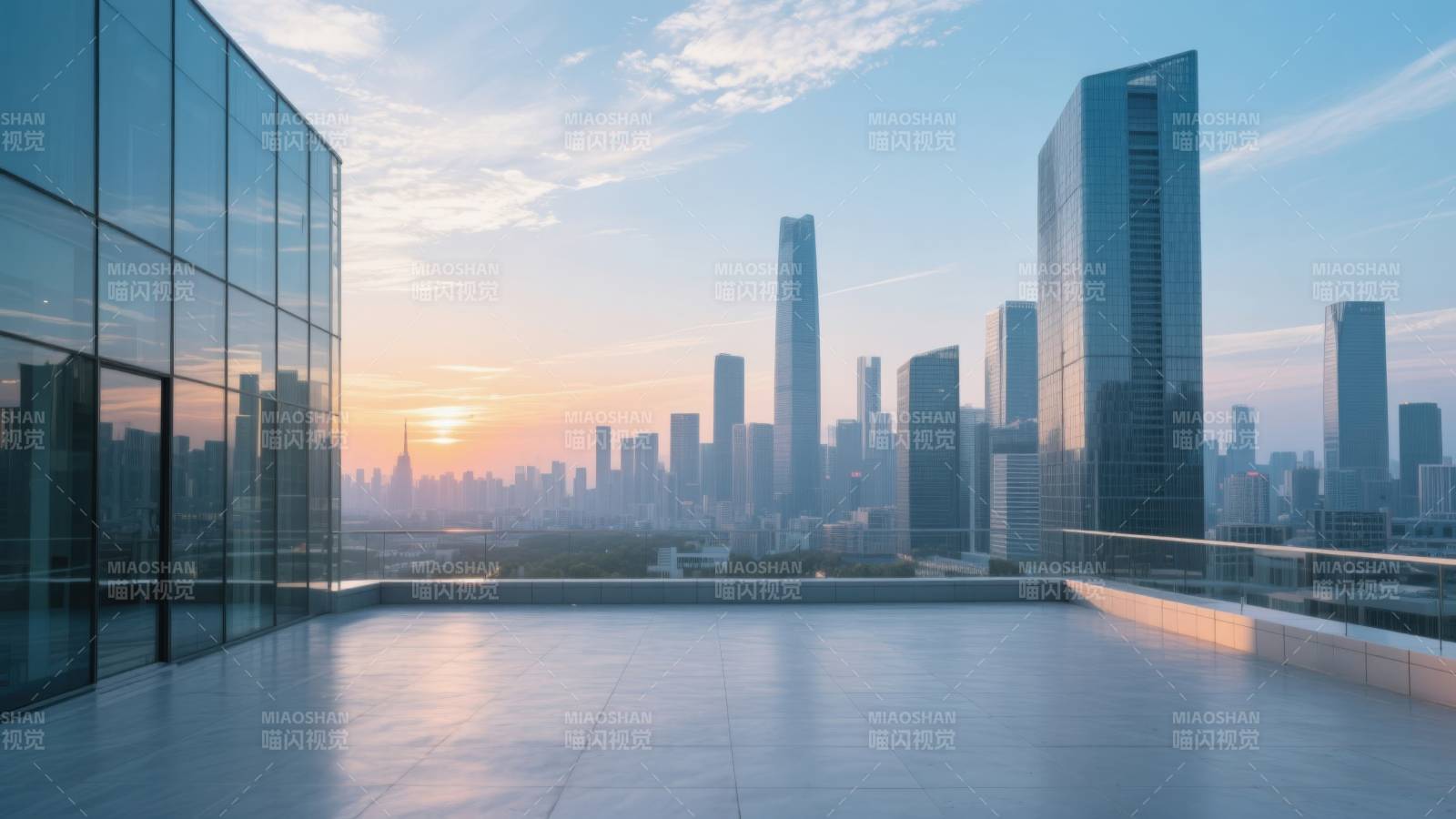 城市天际线日落景观图片