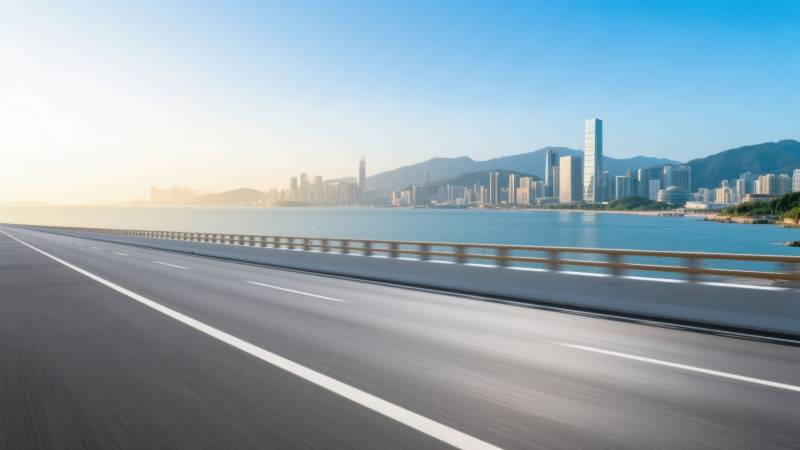 沿海高速公路城市天际线图片