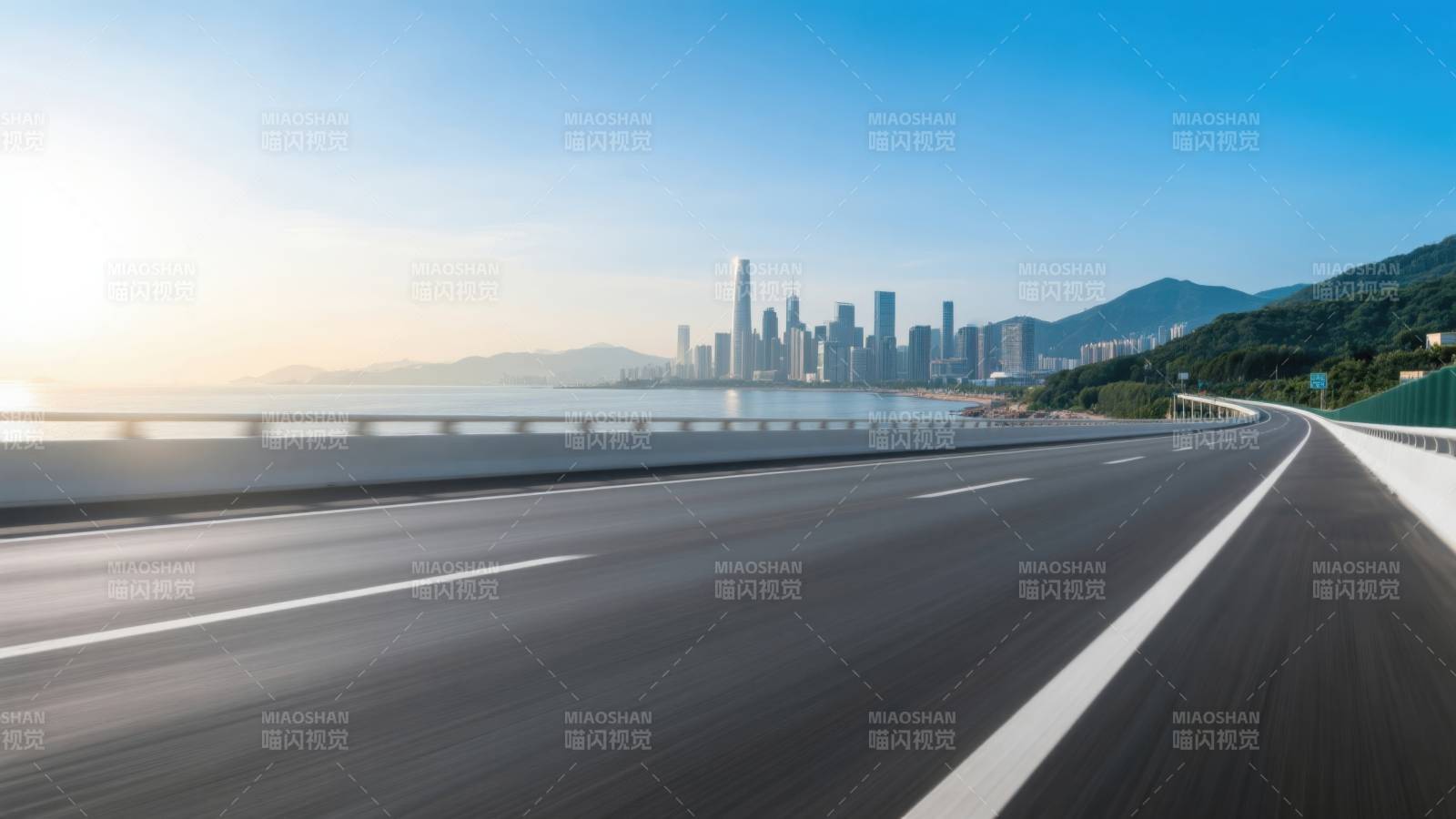 沿海高速公路城市天际线图片