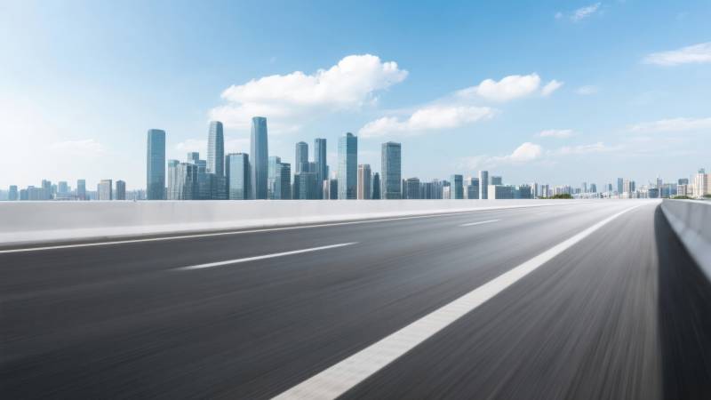 城市天际线与高架公路图片