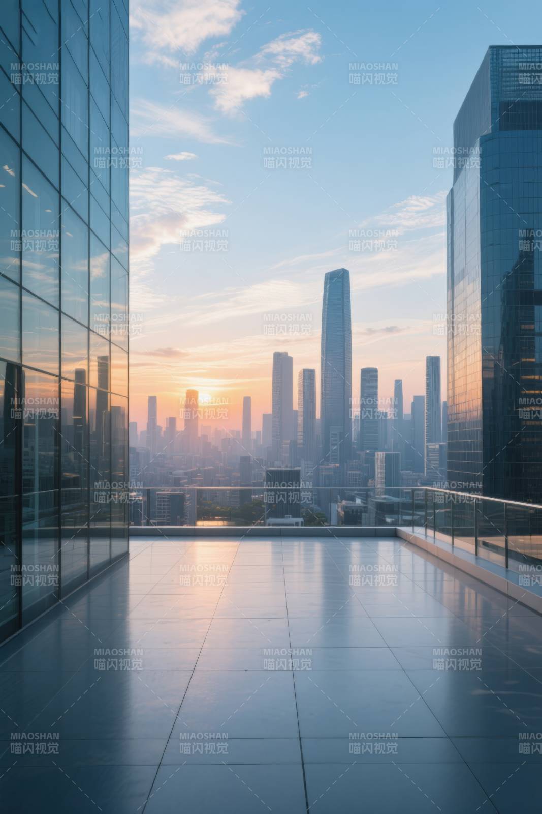 城市天际线日落景观图片