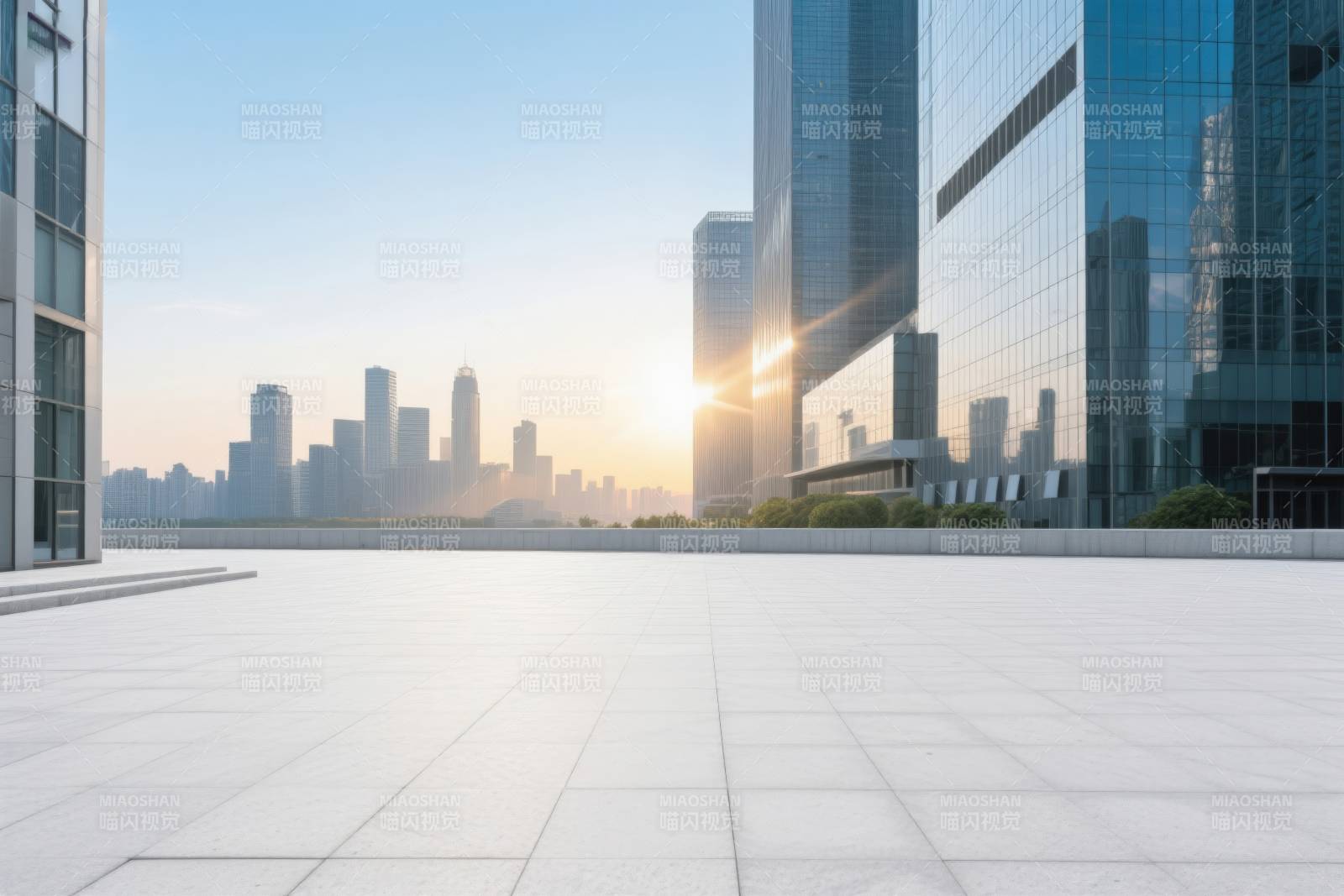 城市建筑阳光下的现代都市图片