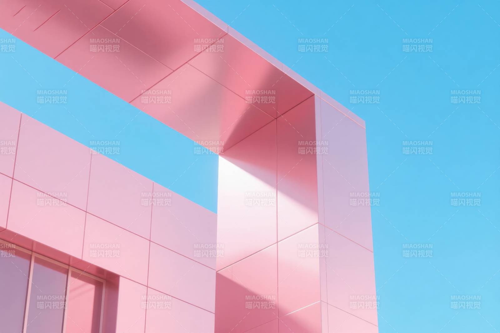 粉红建筑与蓝天图片