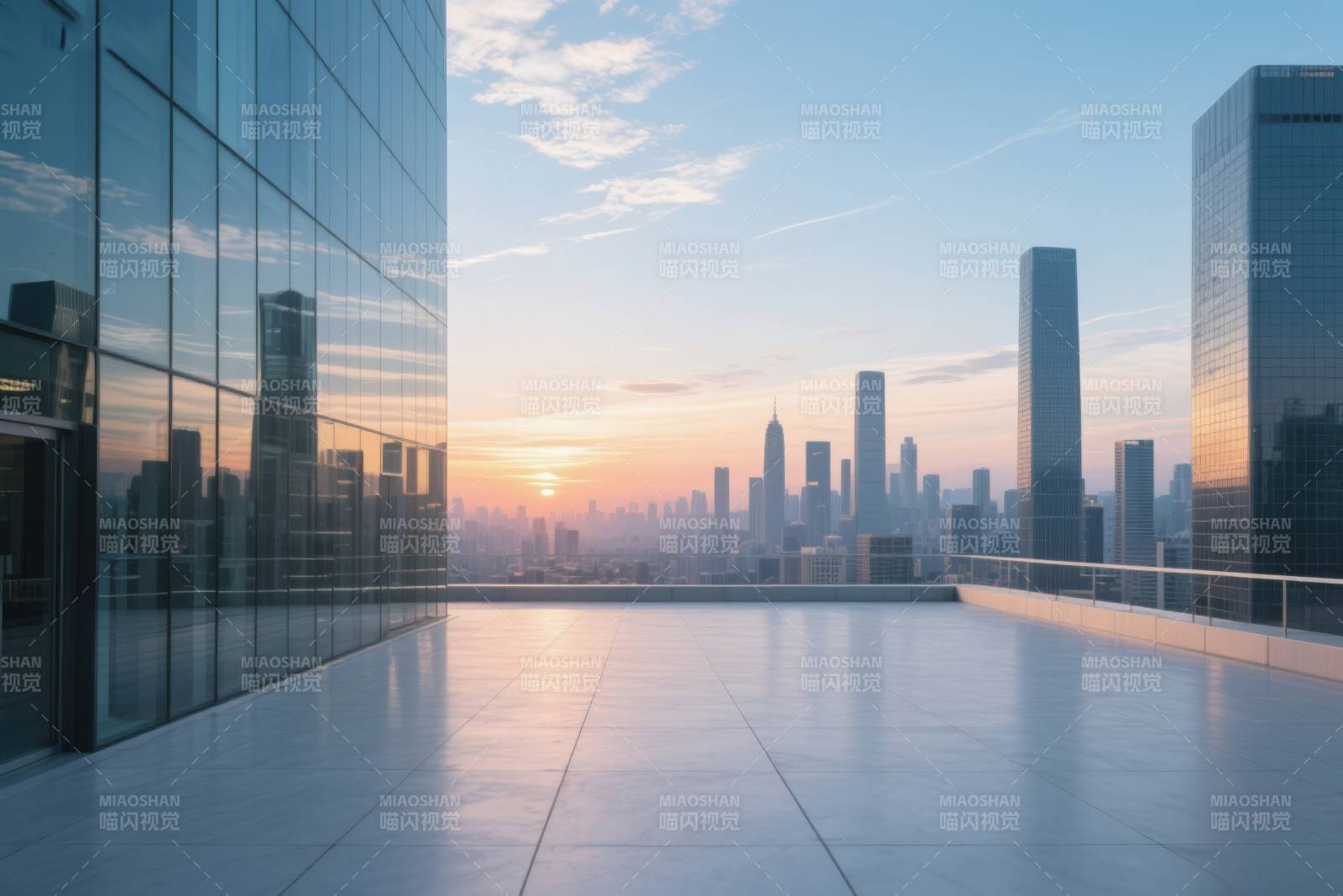 城市天际线日落景观图片