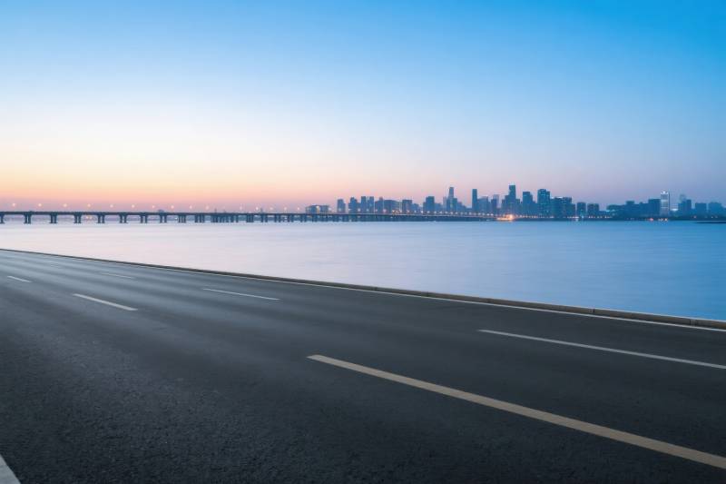 沿海公路城市天际线图片