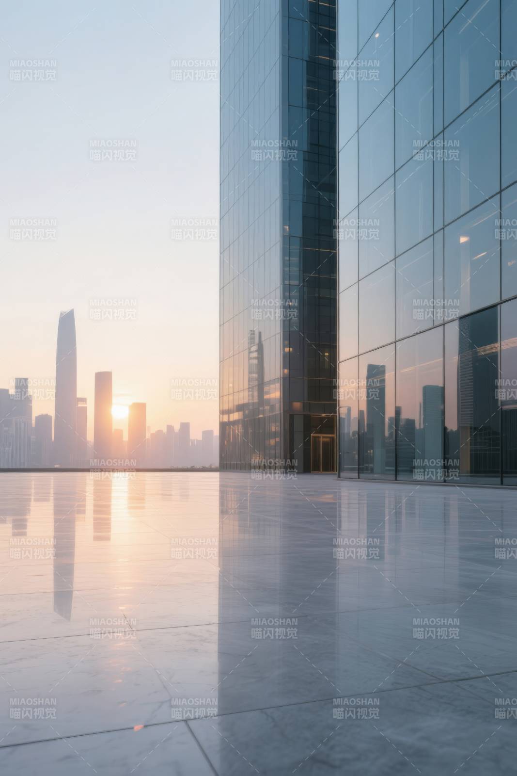 城市日出玻璃幕墙图片