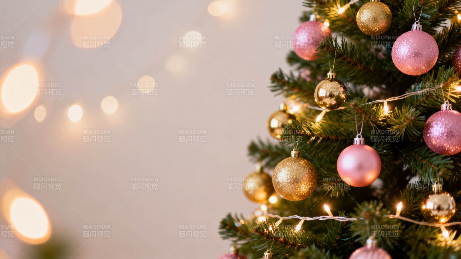 圣诞树装饰节日氛围图片