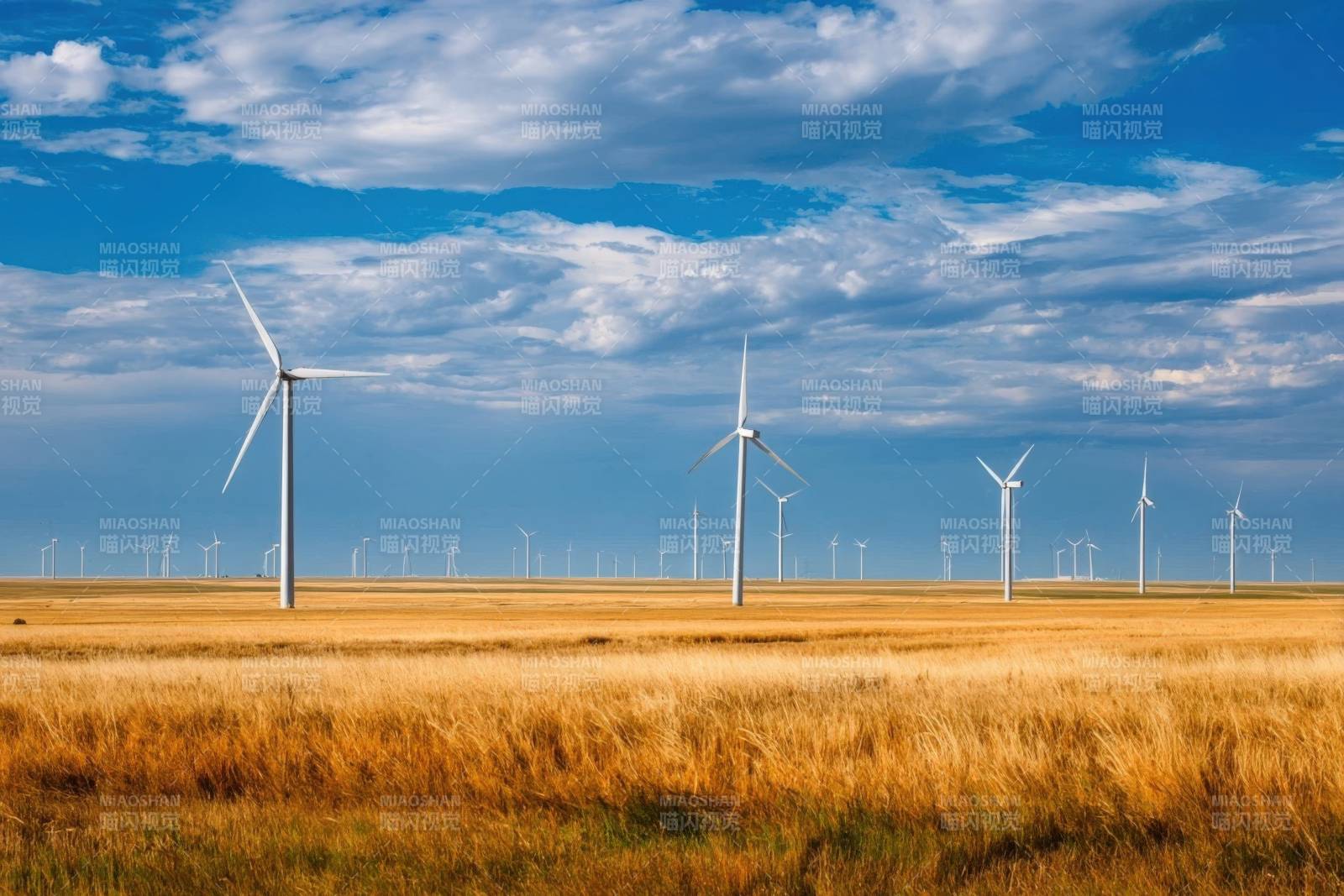 风力发电场蓝天白云图片