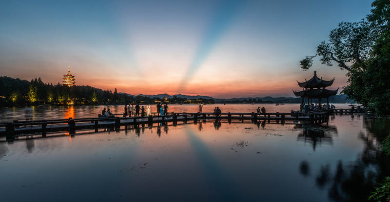 西湖雷锋夕照美景图片