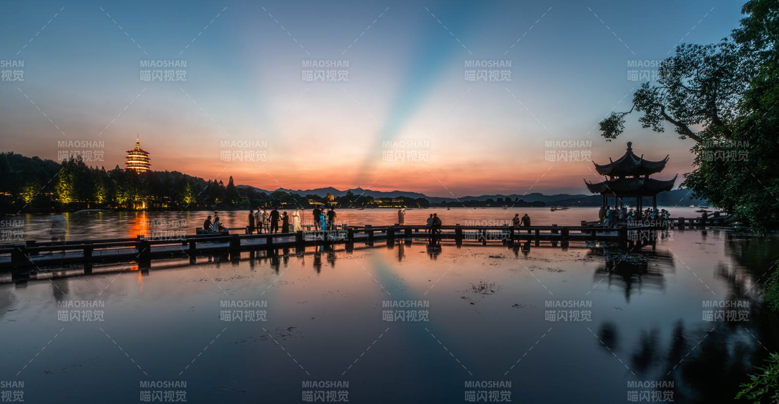 西湖雷锋夕照美景图片