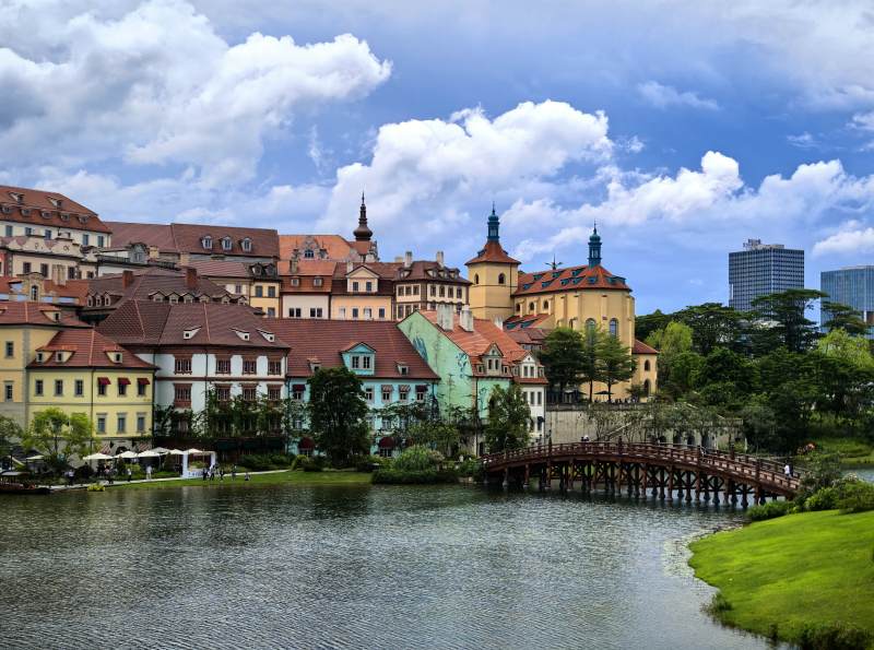 广东东莞松山湖华为欧洲小镇湖畔图片