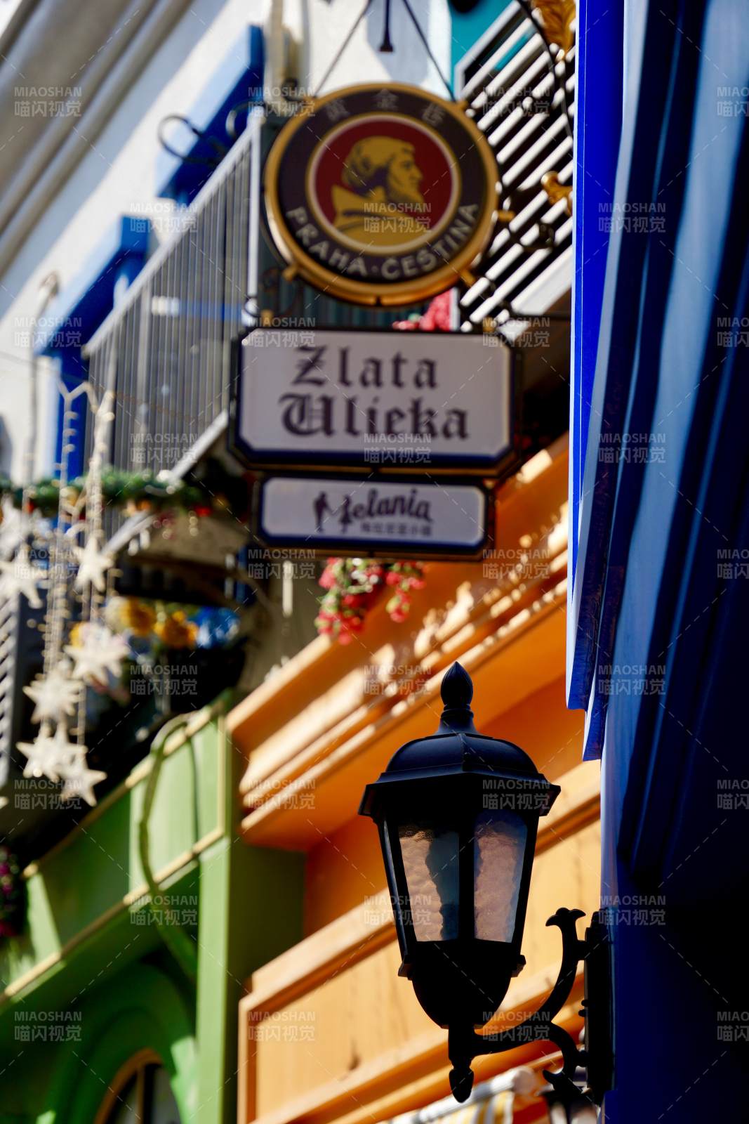 深圳梅拉尼亚小镇布拉格街景招牌图片