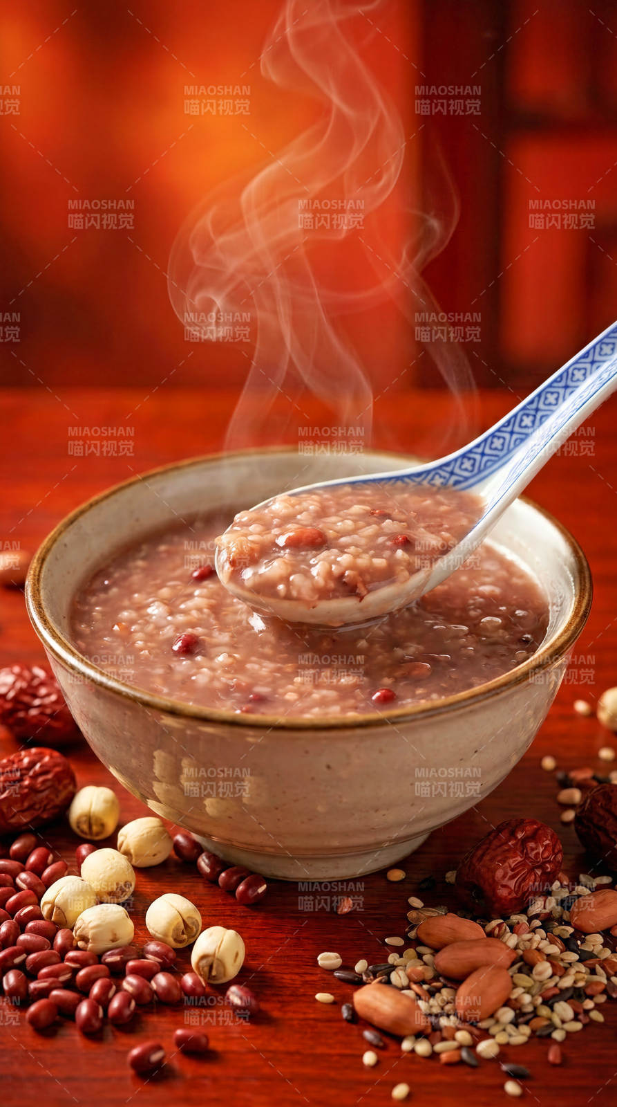 热腾腾的腊八粥图片