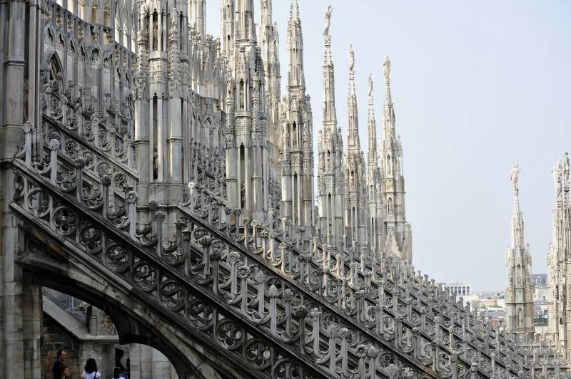 米兰大教堂尖塔图片