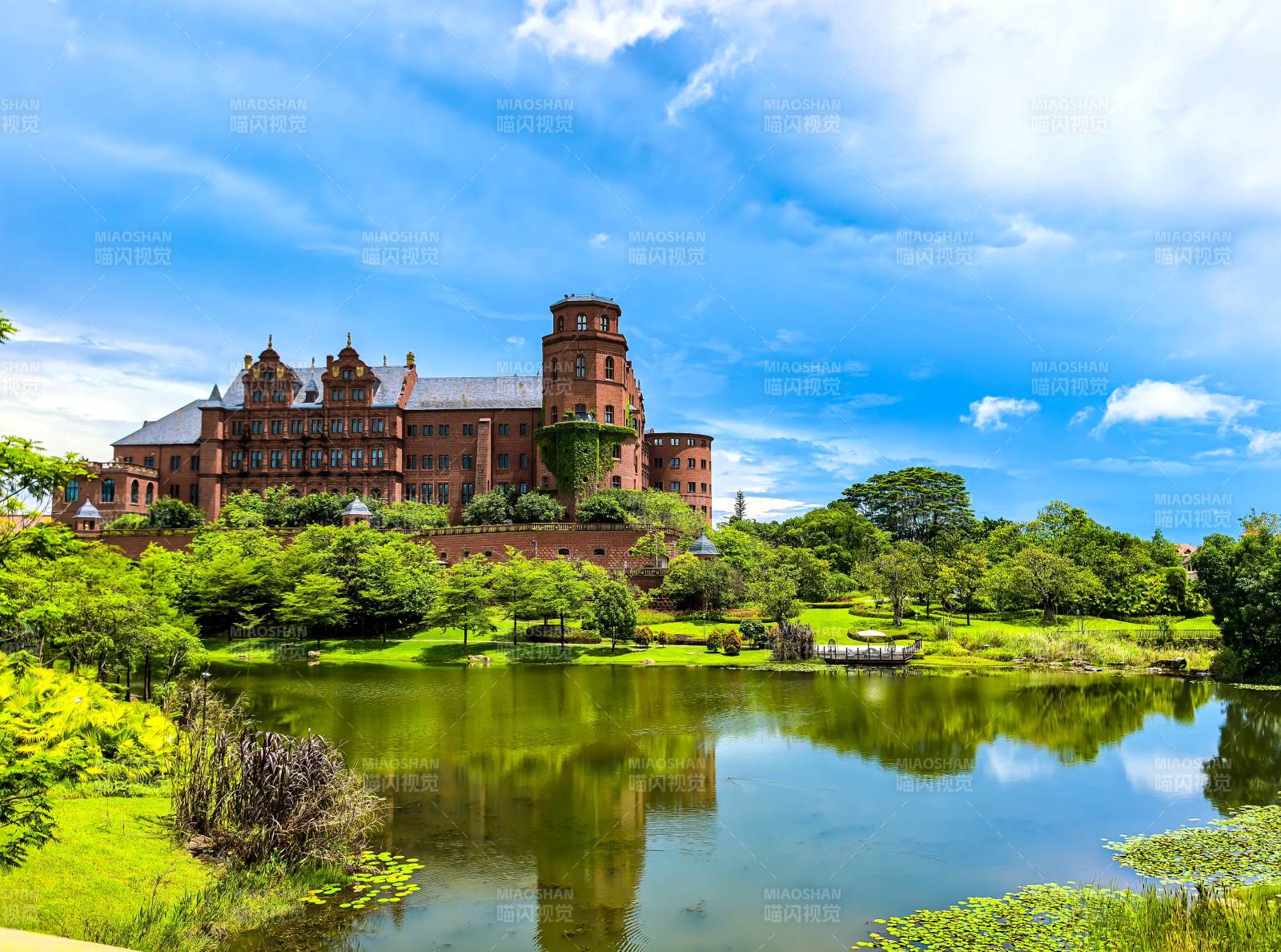 华为松山湖城堡镜像倒影图片