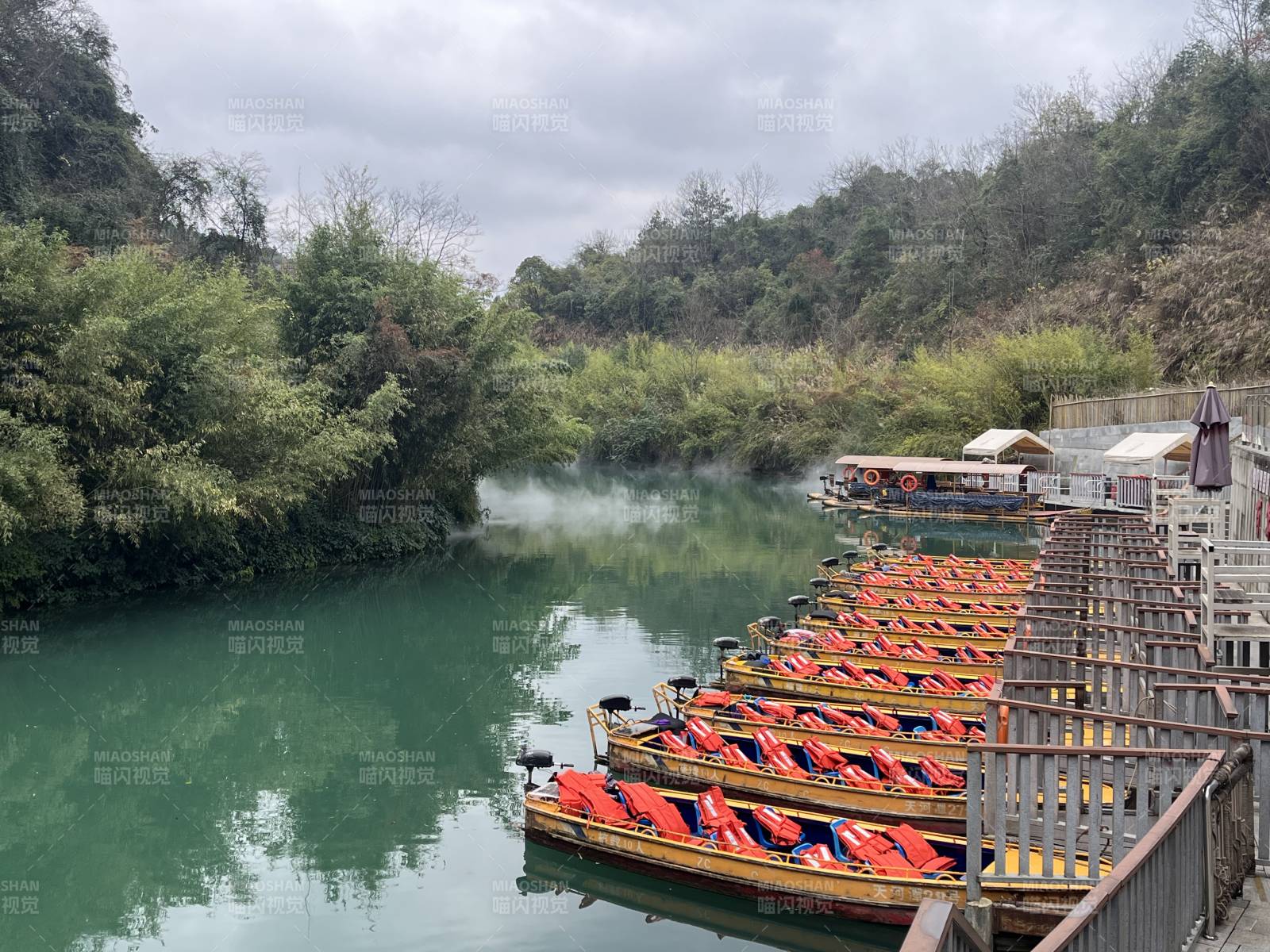 碧水轻舟静泊岸～天河潭图片