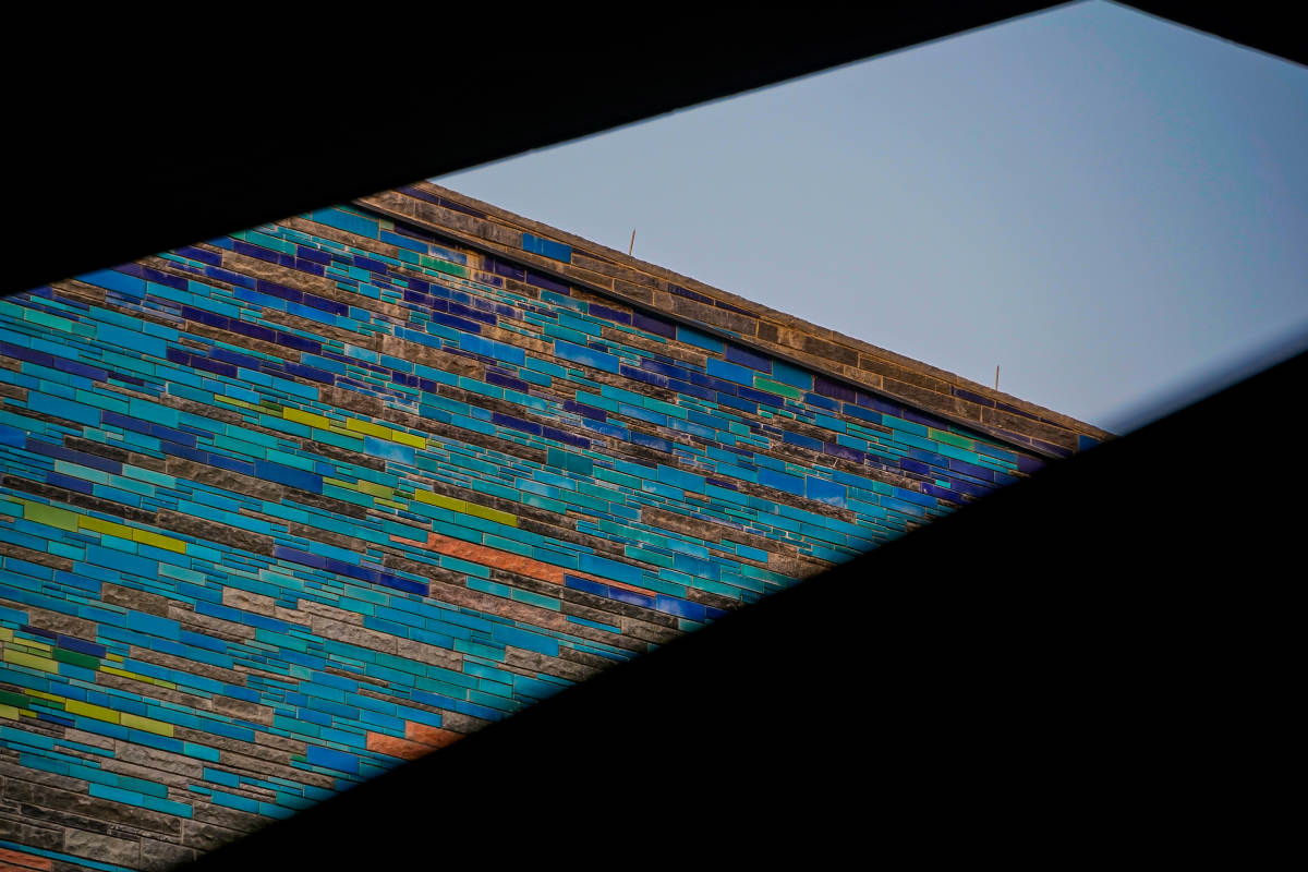 西安丨彩砖屋顶仰视图图片