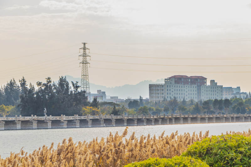 泉州湖畔秋景图片