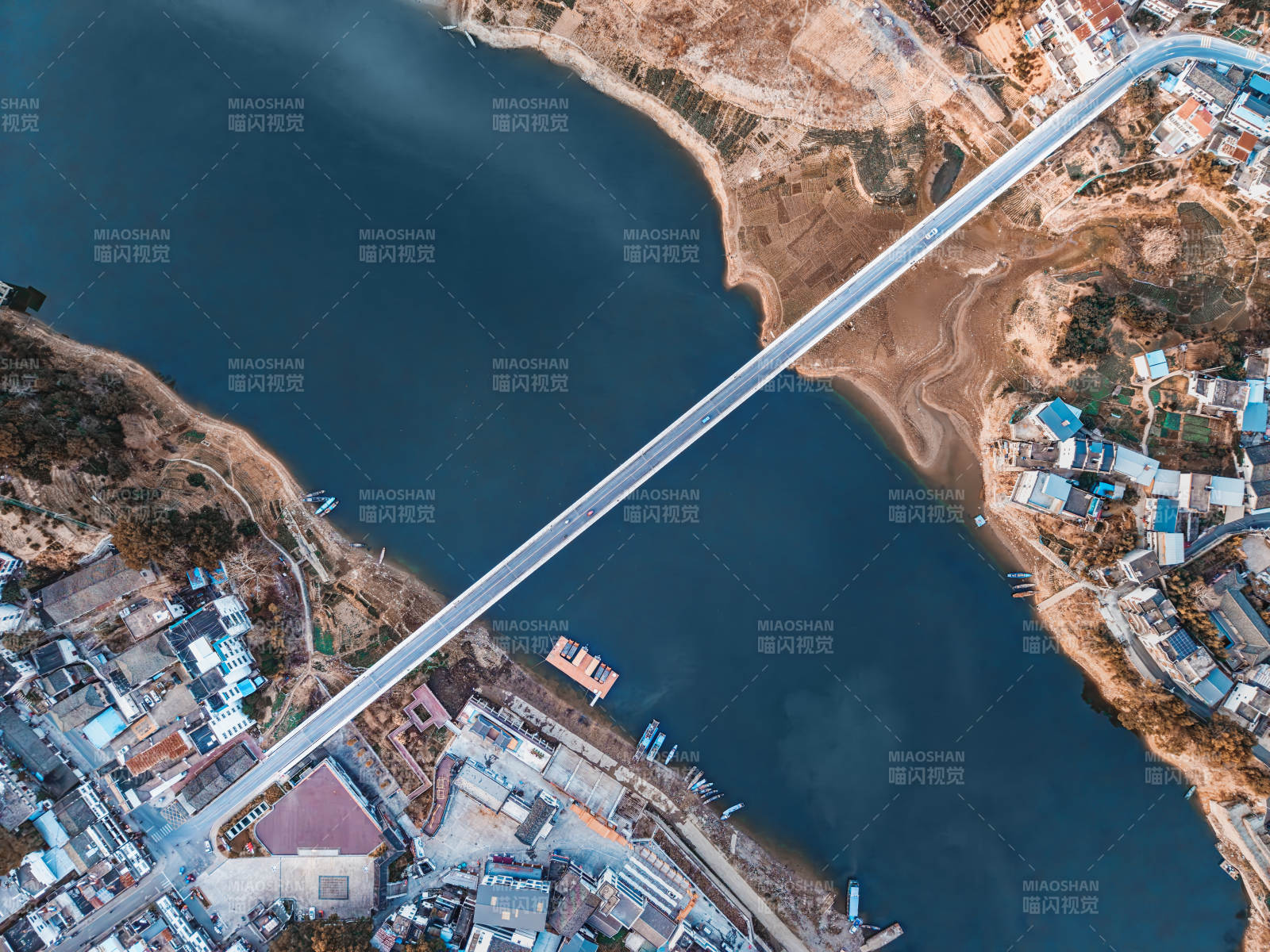 桥跨碧水连两岸 安徽图片