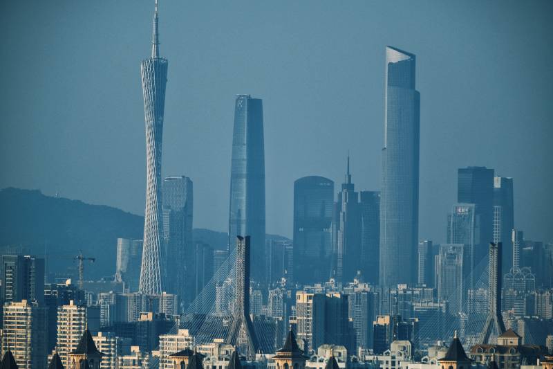 广州塔与城市天际线图片