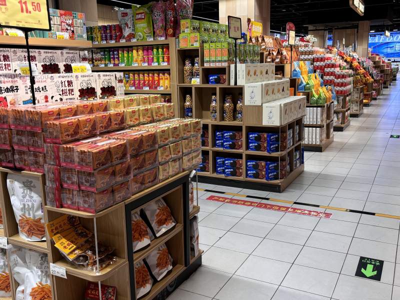 超市货架陈列图图片