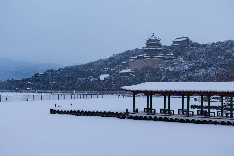 雪覆古亭山景 颐和园图片