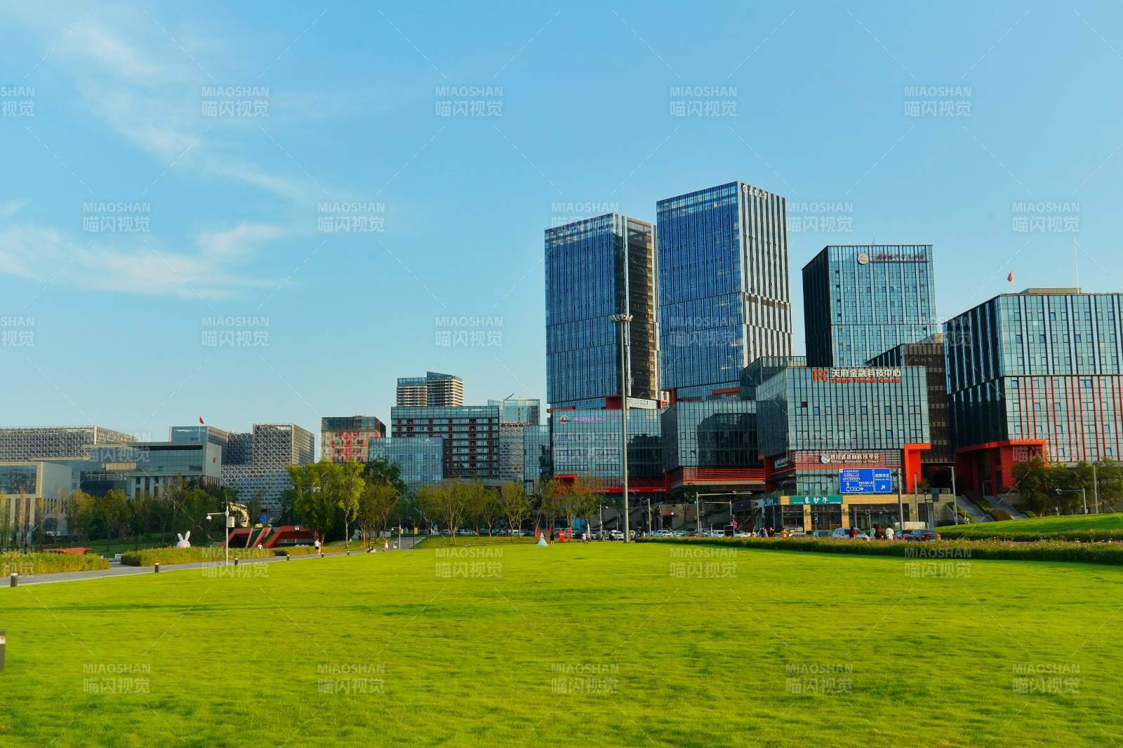 兴隆湖的城市风光图片