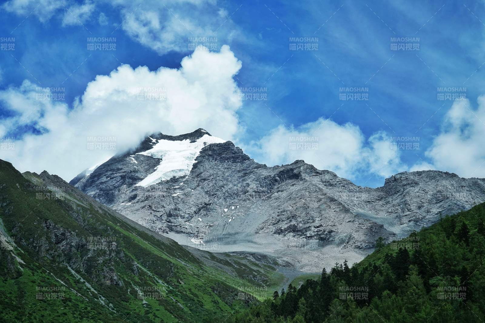 小金县杰斯冰川图片