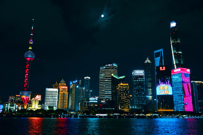 上海东方明珠夜景璀璨图片
