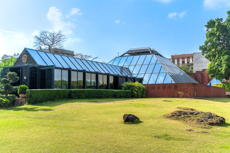 广州南越王博物院赵眜墓现代玻璃温室建筑图片