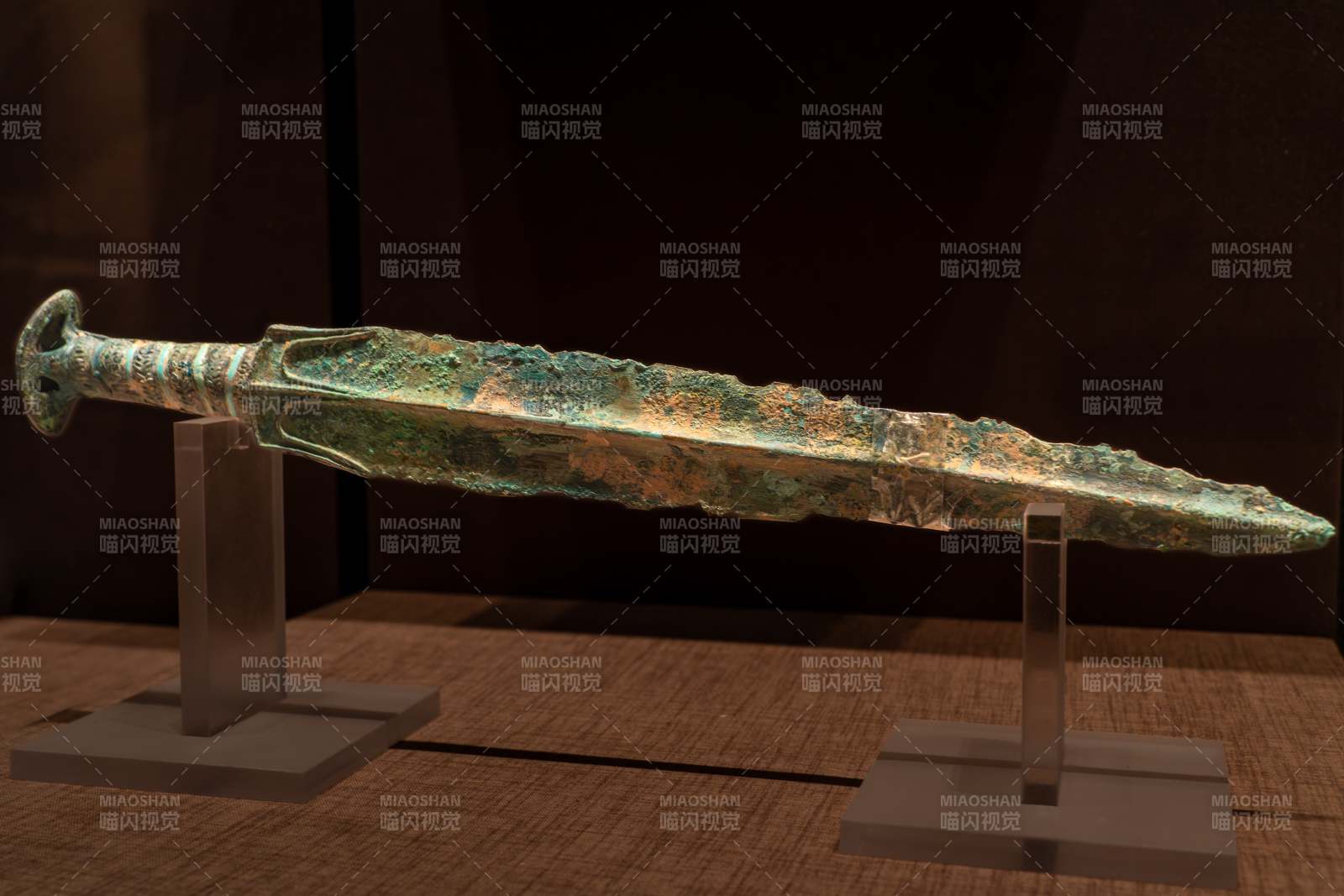 兰州市博物馆春秋时期青铜剑青铜古剑展陈图片