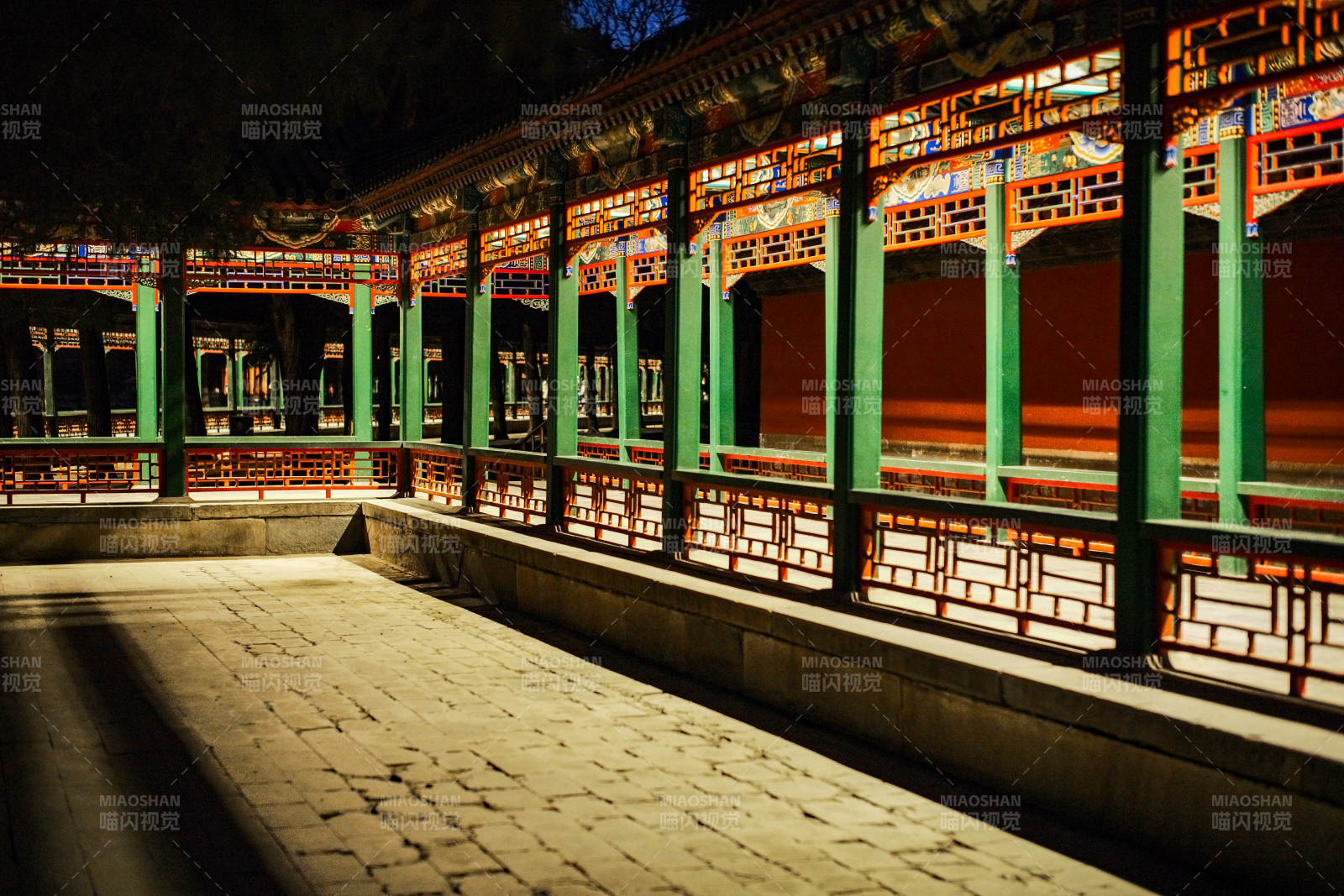 颐和园长廊 夜色中的长廊图片