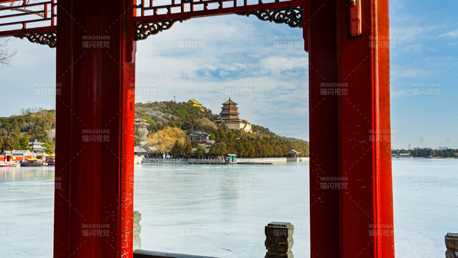 颐和园湖光塔影映红窗图片