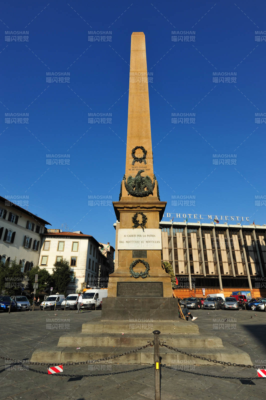意大利广场上的方尖碑图片