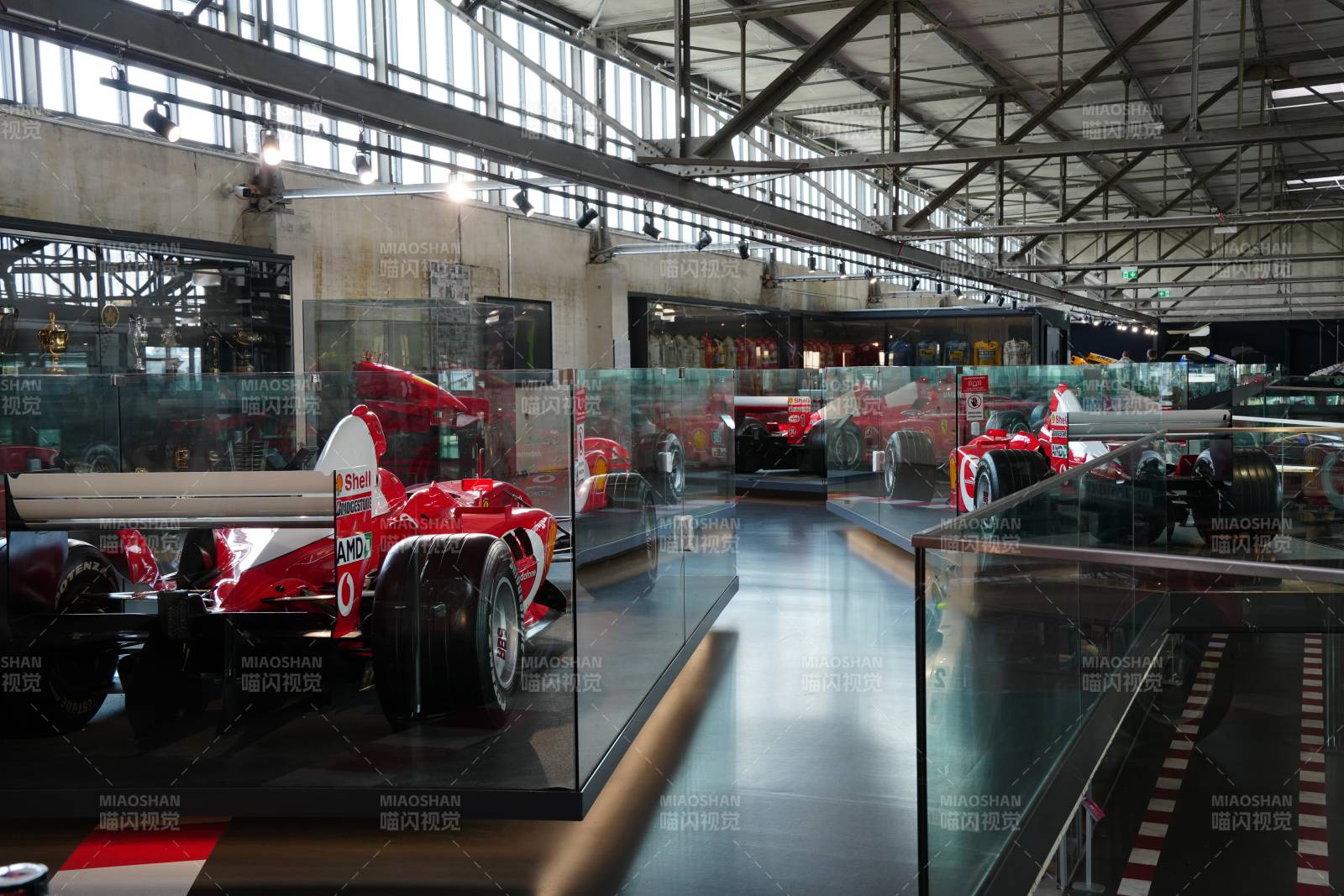 科隆汽车世界的法拉利赛车展览图片