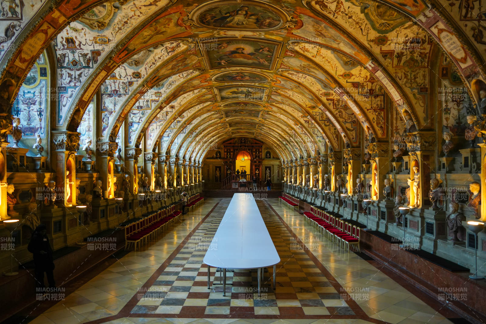 德国慕尼黑王宫的华丽长廊图片