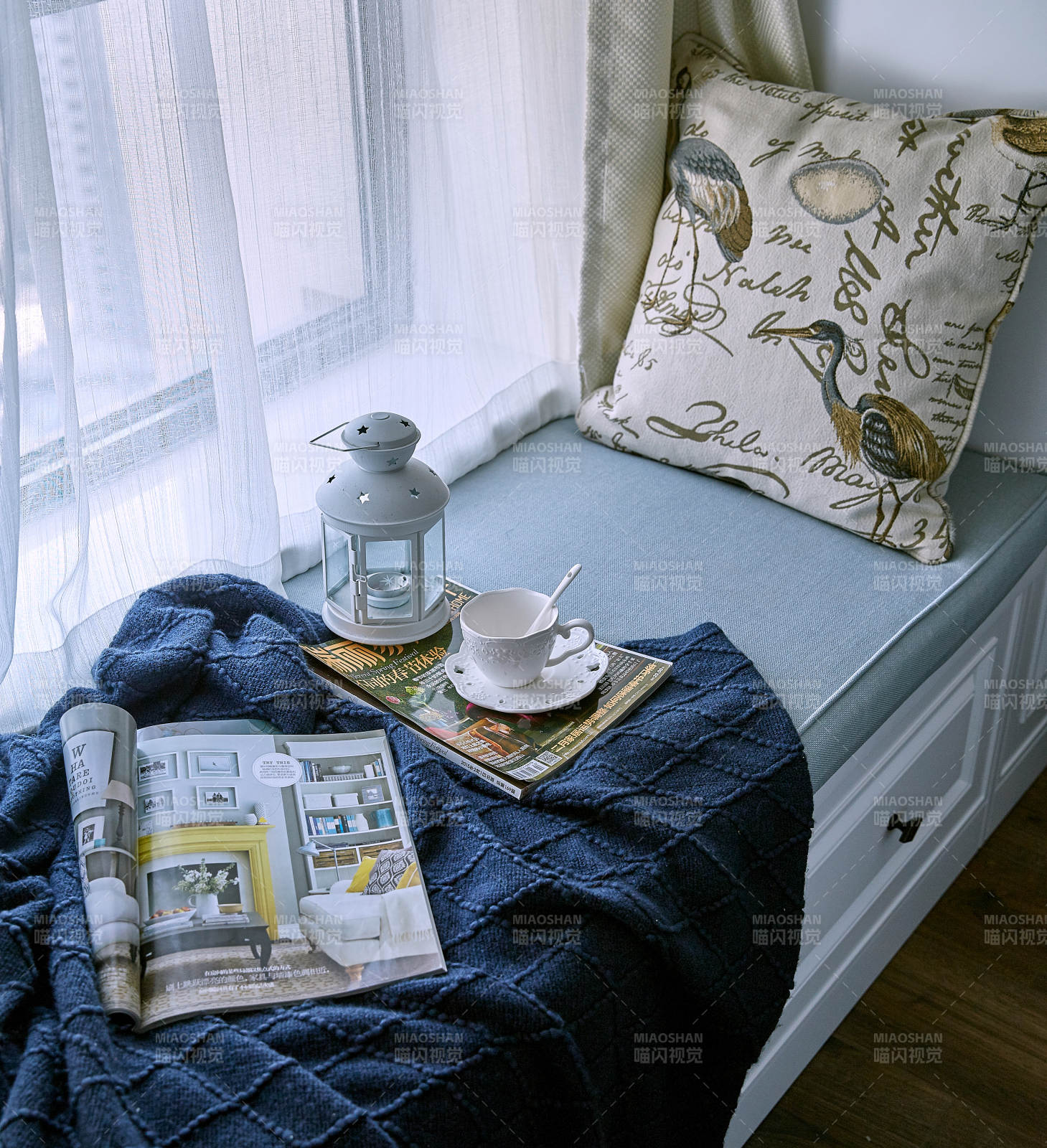 窗边静读时光图片