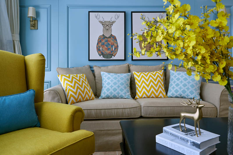 春日客厅温馨布置图片